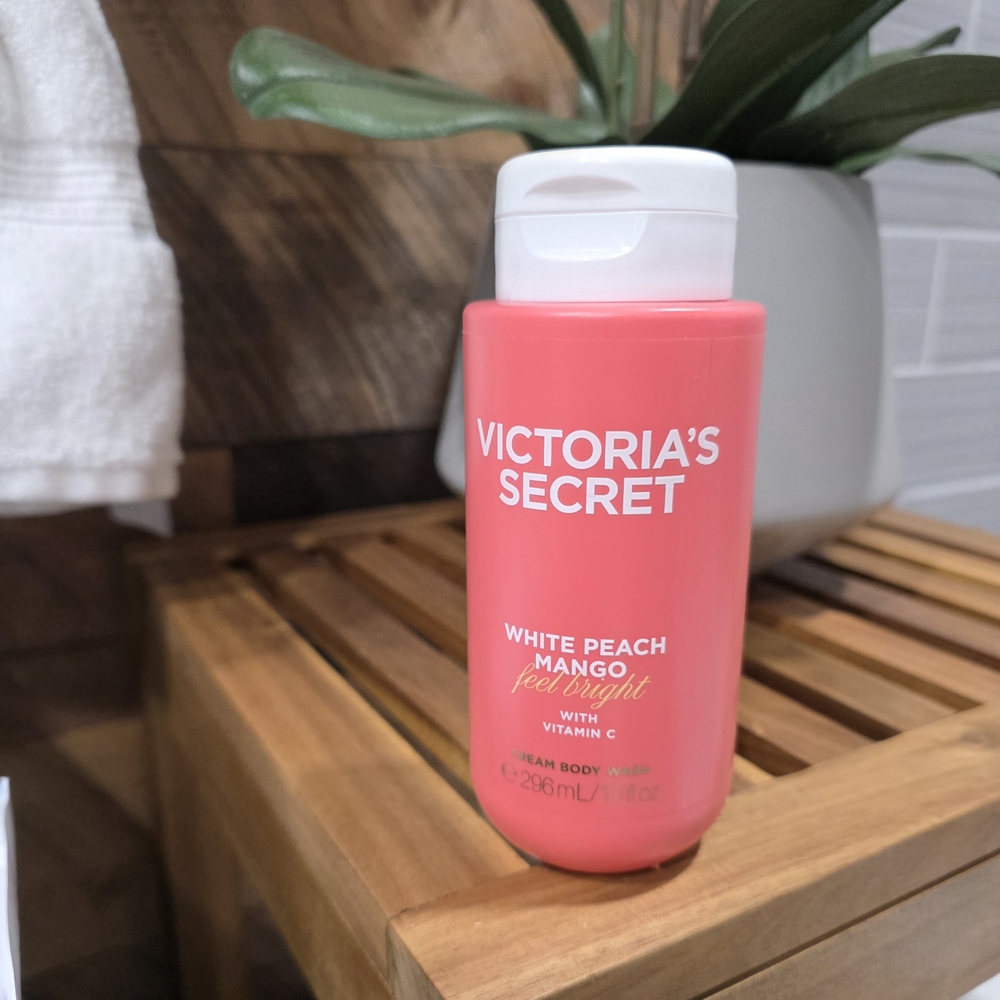 Victoria's Secret White Peach Mango Body Wash - Pink
